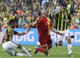 Johan Elmander has been struggling with a foot injury